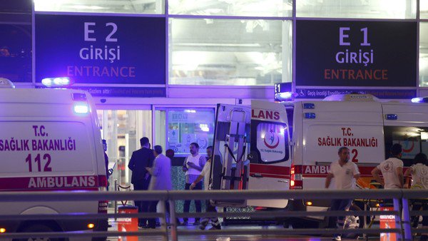 Explosiones en el aeropuerto de Estambul Ataturk