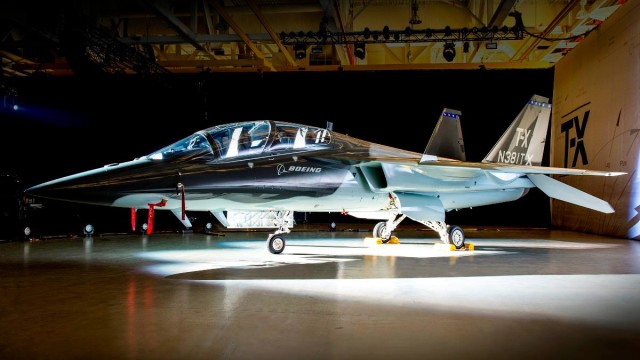 Boeing y Saab presentan nuevo avión T-X