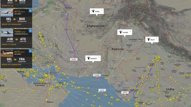 Pakistán cierra espacio aéreo