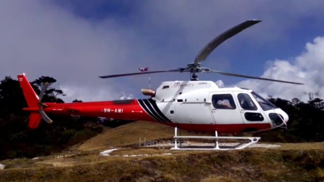Cae helicóptero con secretario de turismo y aviación civil de Nepal.