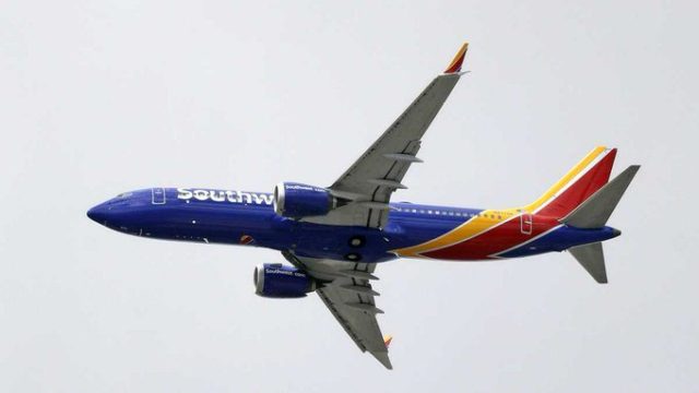 737 MAX 8 de Southwest aterriza de emergencia