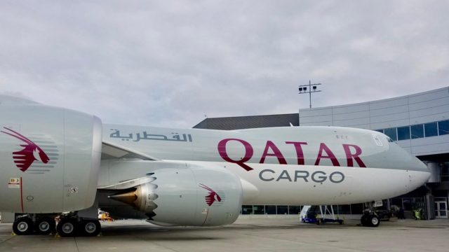 Qatar Airways recibe primer 747-8F y ordena más aviones Boeing