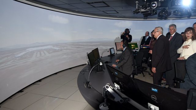 Capacitan con simulador de control aéreo a personal del NAICM