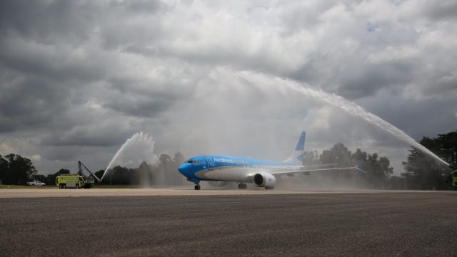 Boeing y Aerolíneas Argentinas celebran entrega de 737 MAX