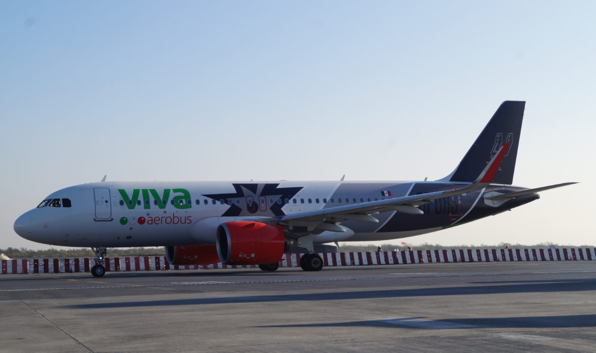 Viva Aerobus presenta su A320 con la imagen de Los San Antonio Spurs