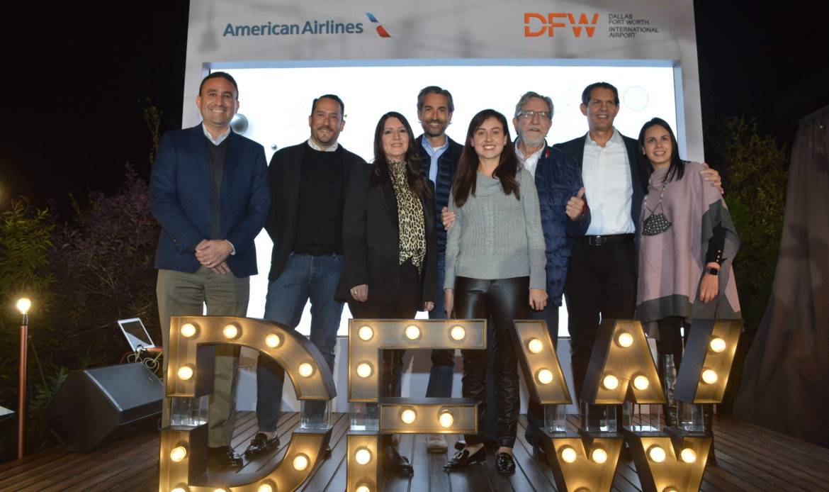 Celebra el aeropuerto de DFW y American Airlines su tradicional posada mexicana