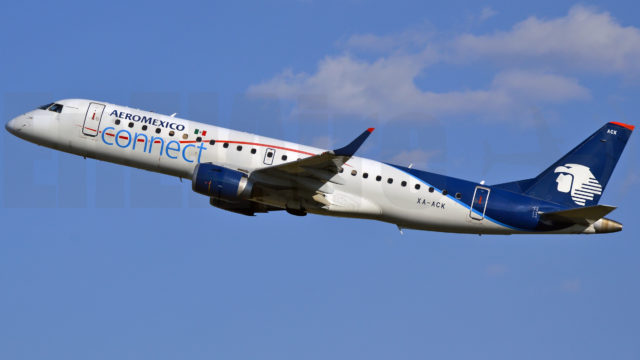 Pasajeros del vuelo AM2431 demandan a Aeroméxico por accidente
