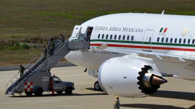 De ser presidente, AMLO venderá la flota de aeronaves de Gobierno