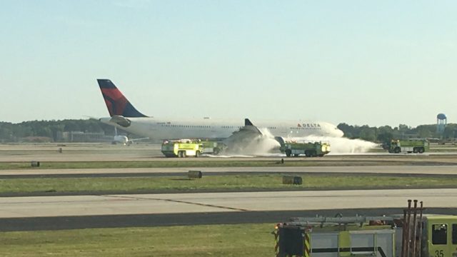 A330 de Delta aterriza de emergencia por problema en motor