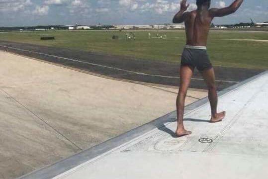 Hombre semi-desnudo arrestado en lado aire del Aeropuerto de Atlanta