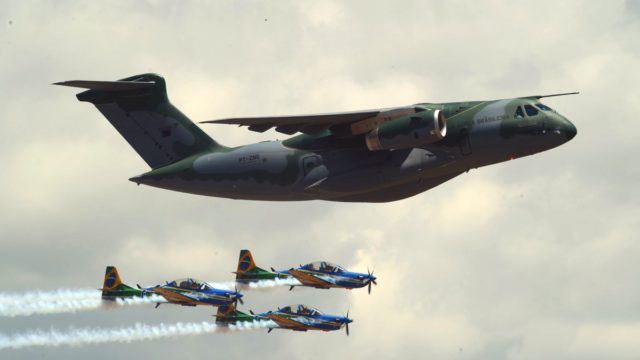 KC-390 recibe certificación de autoridades brasileñas