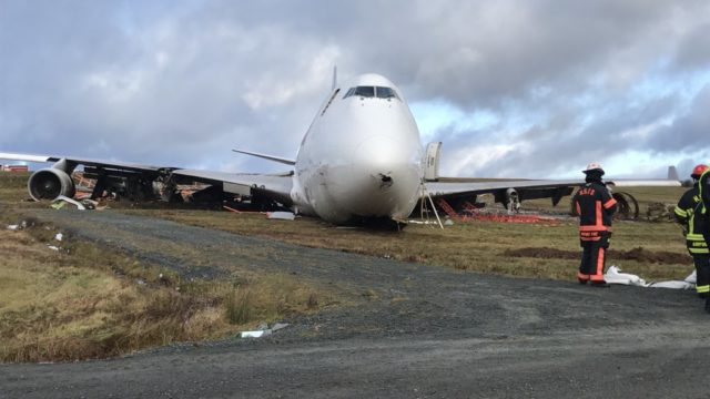 B747 sufre excursión de pista tras aterrizaje en Halifax