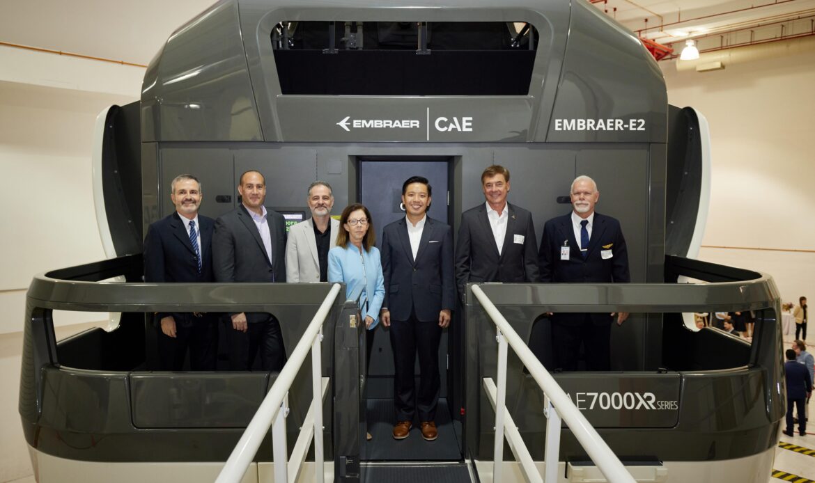 Embraer y CAE inauguran el primer simulador de E-Jets E2 en Singapur