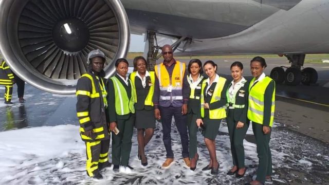 Vuelo de Ethiopian Airlines aterriza de emergencia por fuego en uno de sus motores