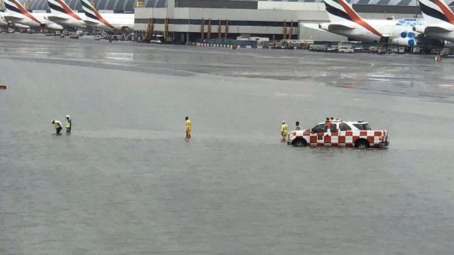 Por fuertes lluvias se inunda el Aeropuerto Internacional de Dubái (DXB)