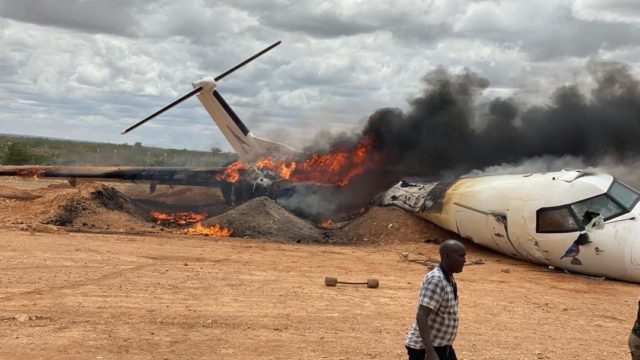 Dash 8 se estrella al aterrizar en Somalia