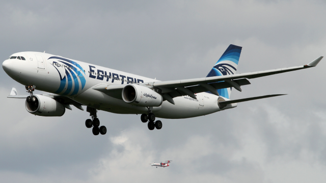 Vuelo de Egyptair desviado por falsa amenaza de bomba