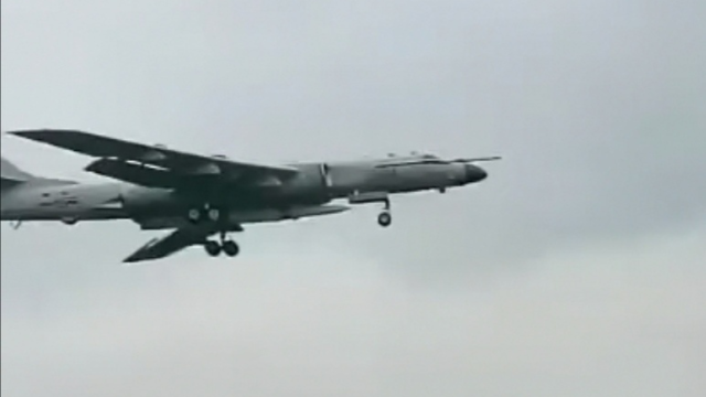 Avistan spotters chinos a un bombardero H-6N con posible arma antibuques supersónica