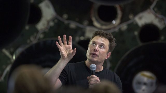 Elon Musk ve viables aviones eléctricos en 5 años