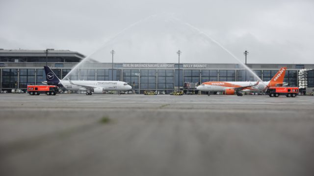 Inauguran oficialmente aeropuerto de Berlín-Brandeburgo