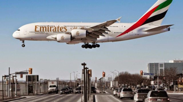 Emirates concluye como necesario el despido de personal ante el impacto de la pandemia en la compañía