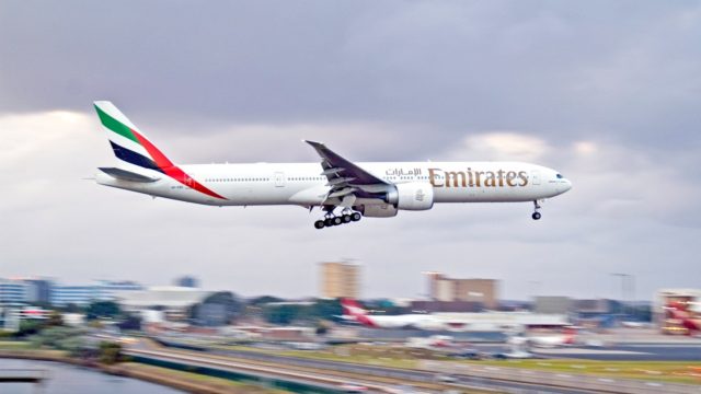 Emirates restablece servicios a EE. UU. con equipos B777 autorizados para volar en áreas 5G