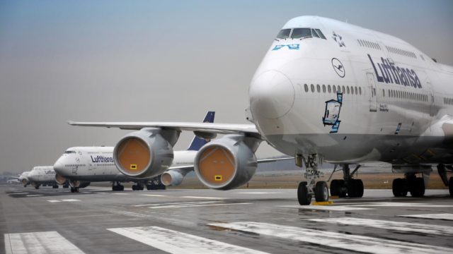 Aeropuerto de Frankfurt cierra pista para almacenar aviones de Lufthansa