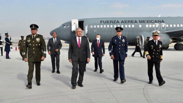 Inauguran la pista militar del Aeropuerto Internacional Felipe Ángeles de Santa Lucía