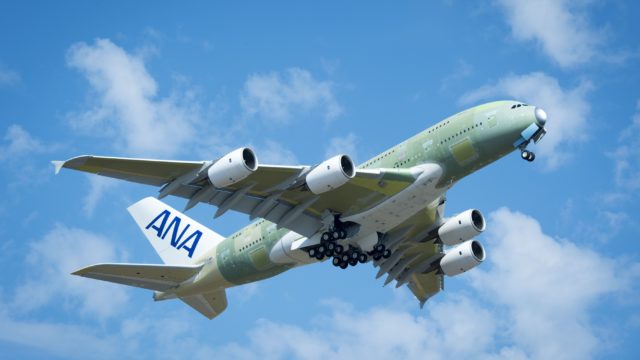Primer A380 de ANA realiza primer vuelo