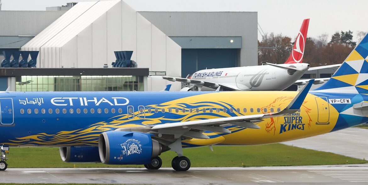 Etihad Airways presenta nuevo livery de los Chennai Super Kings