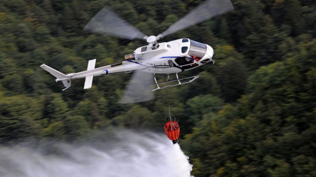 Operan en México helicópteros en el combate de incendios forestales