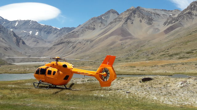 Airbus Helicopters y Ecocopter celebran la llegada del primer H145 a Chile y firman el primer contrato HCare PBH del país