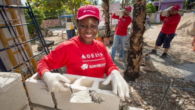 Delta celebra su 12ª construcción mundial con Hábitat para la Humanidad