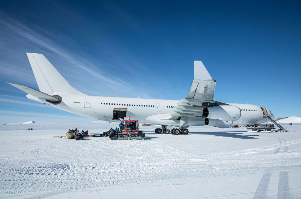 Hi Fly Airbus A340 regresa a la Antártida