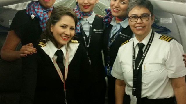 Mujeres Vuelan Alto: Aeroméxico