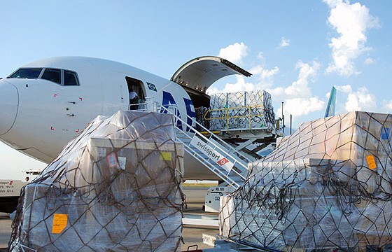 Crece carga 5.4% en octubre.- IATA