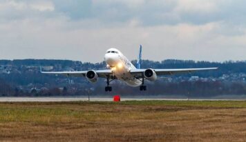 Tu-214 con componentes rusos realiza su primer vuelo de prueba