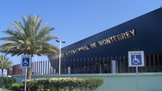 Neblina causa demoras y cancelaciones en el aeropuerto de Monterrey
