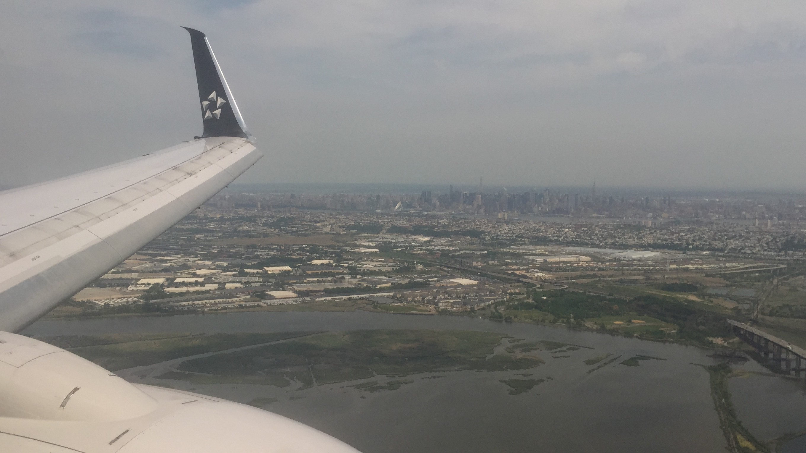La aproximación a Newark brinda una excelente vista a Manhattan.