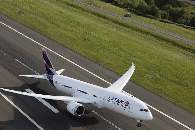 Piloto de LATAM fallece durante vuelo entre Miami-Santiago