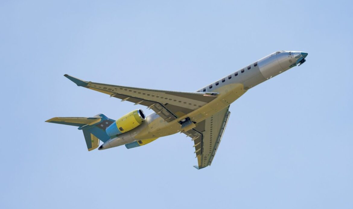 Primer Global 8000 realiza vuelo inaugural