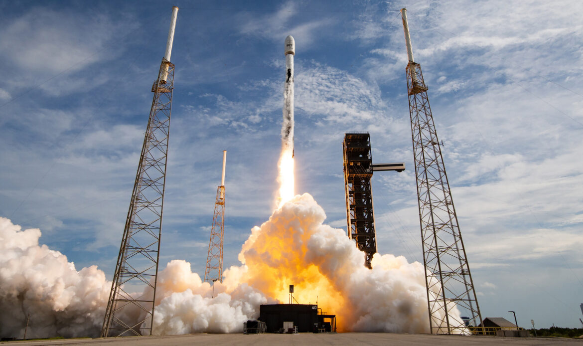 Boeing realiza lanzamiento de dos satélites