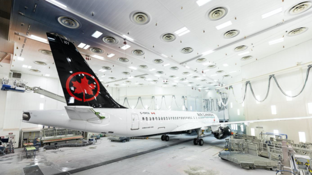 Primer A220 de Air Canada finaliza proceso de pintura