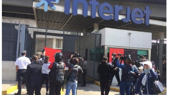 Trabajadores de Interjet estallan en huelga