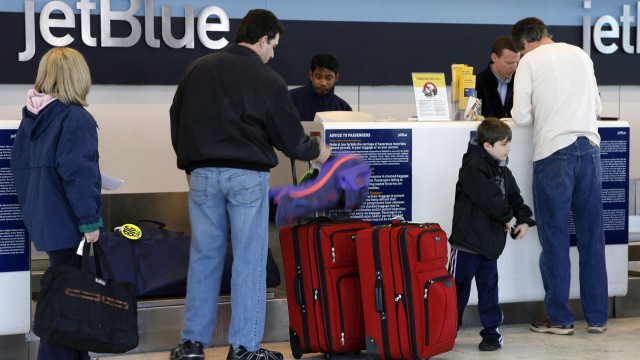 JetBlue cobrará por equipaje documentado