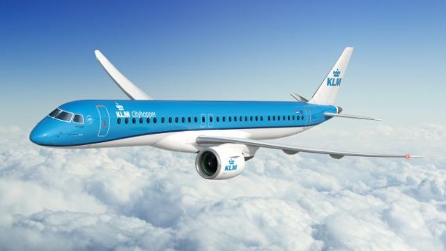 KLM reestructura pedido con Embraer y firma 21 E195-E2
