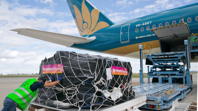 Fundación Airbus y Vietnam Airlines entregan equipo médico a hospital en Hanoi