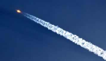 España y Francia cierran espacio aéreo por caída de escombros del cohete Long March 5B