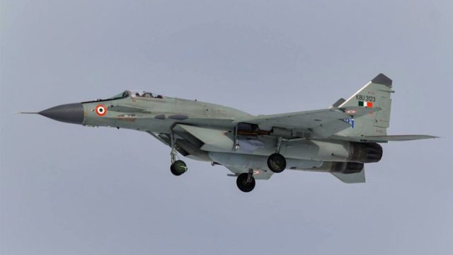 MiG-29 de la armada india se estrella en el Mar Arábigo, se reporta un piloto desaparecido
