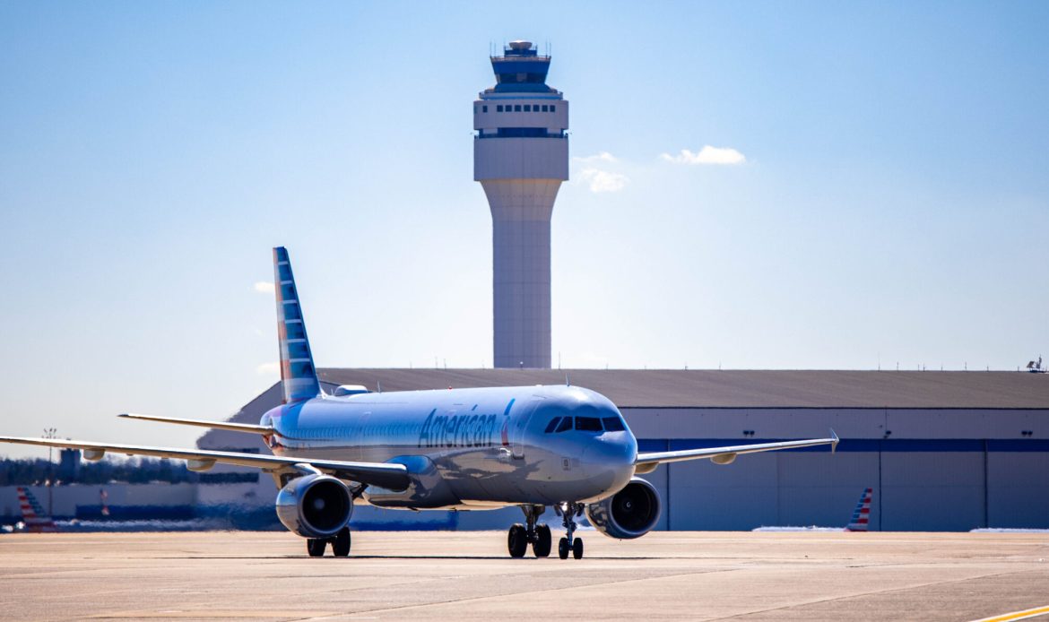 FAA adjudica contratos para modernizar radares de control del espacio aéreo en Estados Unidos